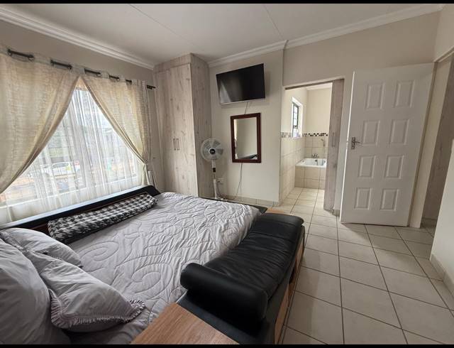 3 BEDROOM TOWNHOUSE FOR SALE IN WATERVAL EAST